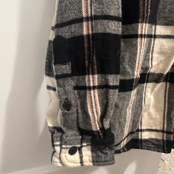 Zara Kids Toddler Black White Red Plaid Flannel Button Down Shirt Size 7 - Picture 3 of 7